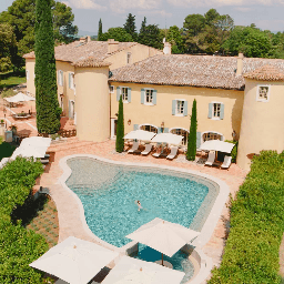 Château les Crostes